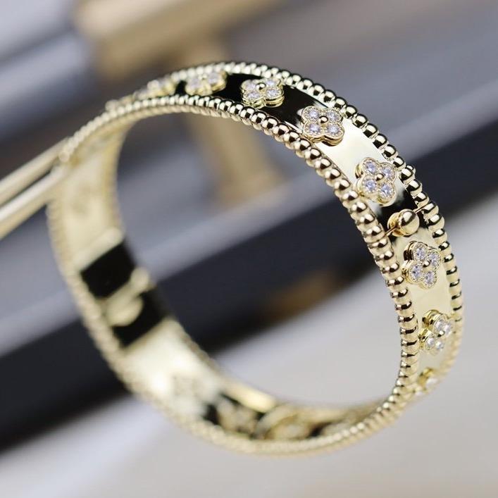 Van Cleef & Arpels CLOVER BRACELET 8MM DIAMONDS