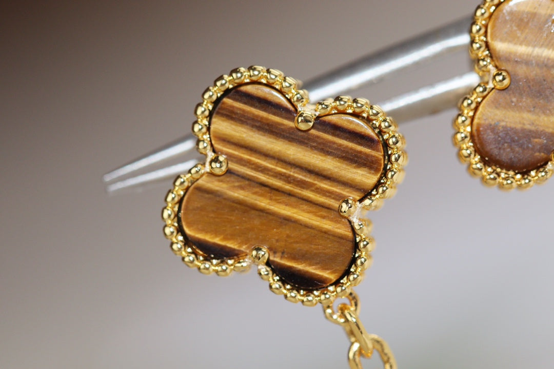Van Cleef & Arpels CLOVER EARRINGS GOLD TIGER EYE CARNELIAN 2 MOTIF