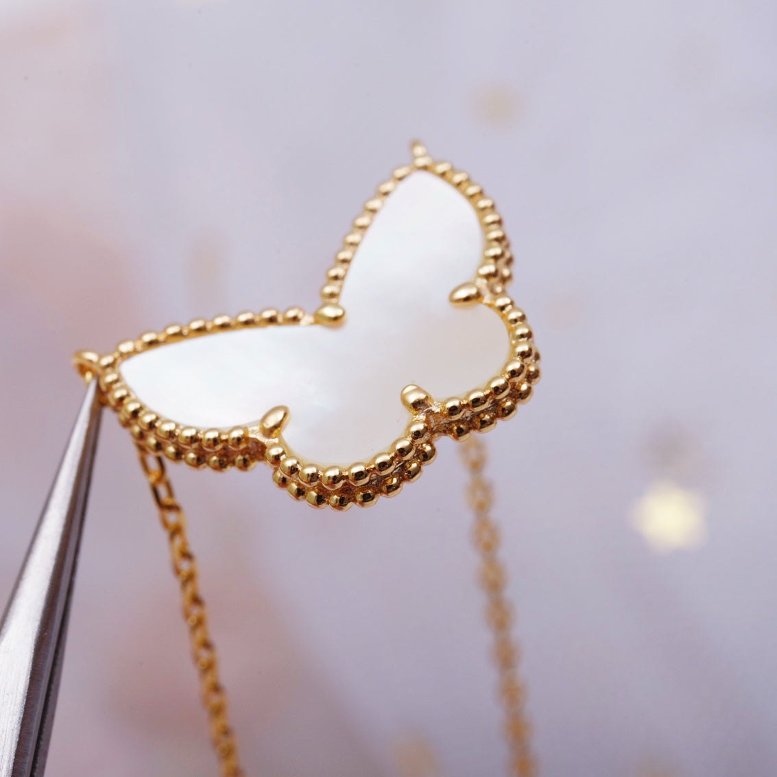 Van Cleef & Arpels LUCKY BUTTERFLY PEDANT NECKLACE GOLD MOP
