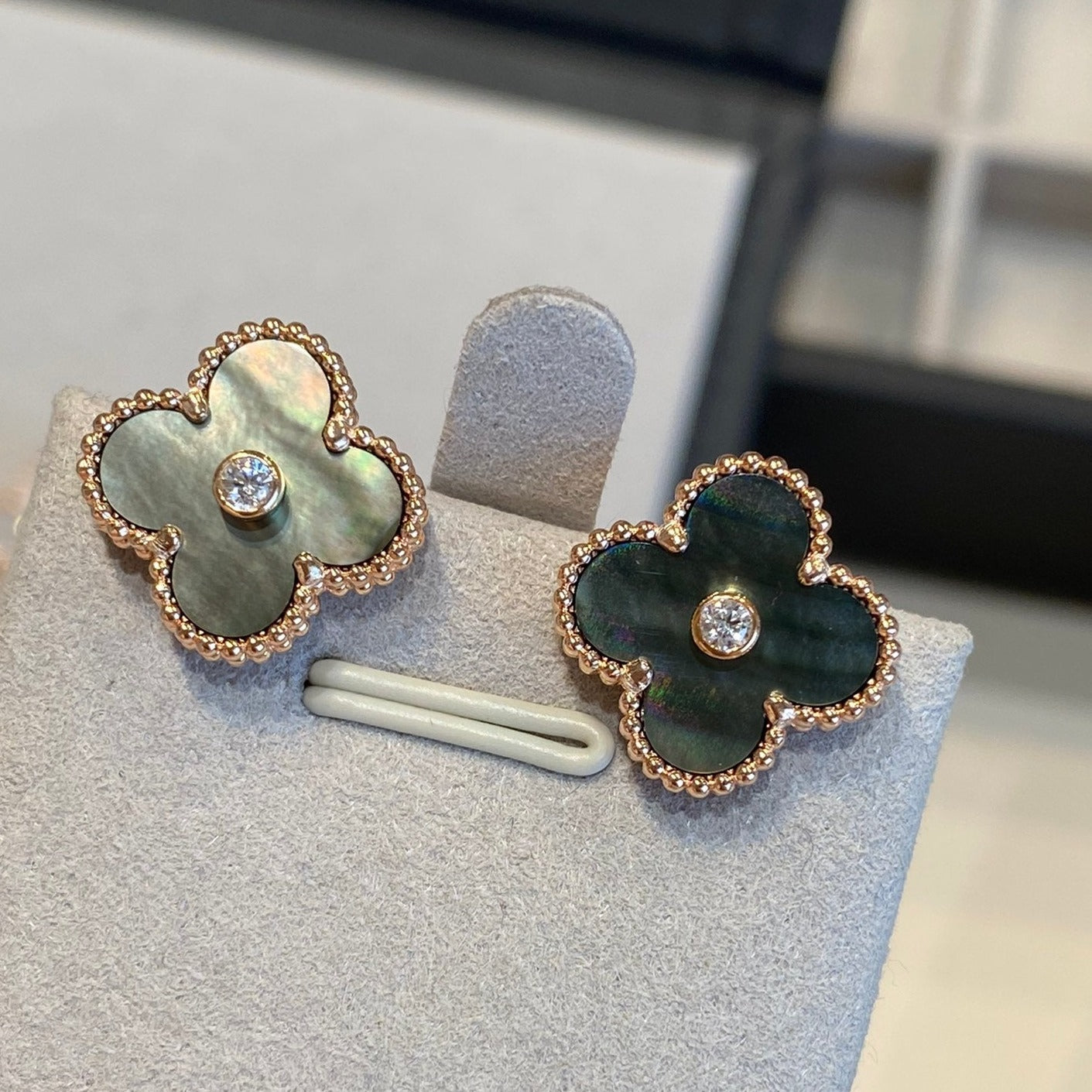Van Cleef & Arpels CLOVER MOP PINK-GOLD DIAMOND EARRINGS
