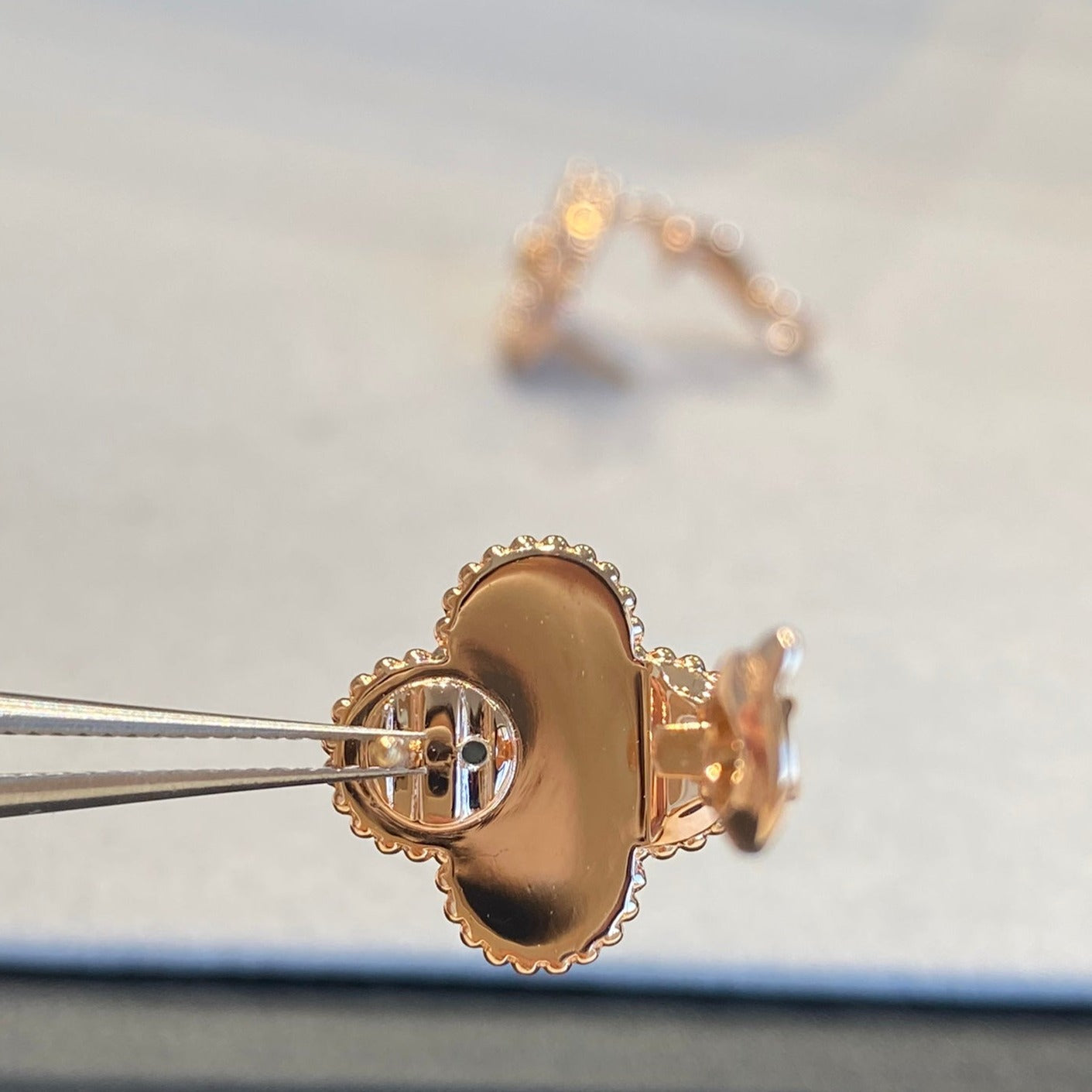 Van Cleef & Arpels CLOVER MOP PINK-GOLD DIAMOND EARRINGS