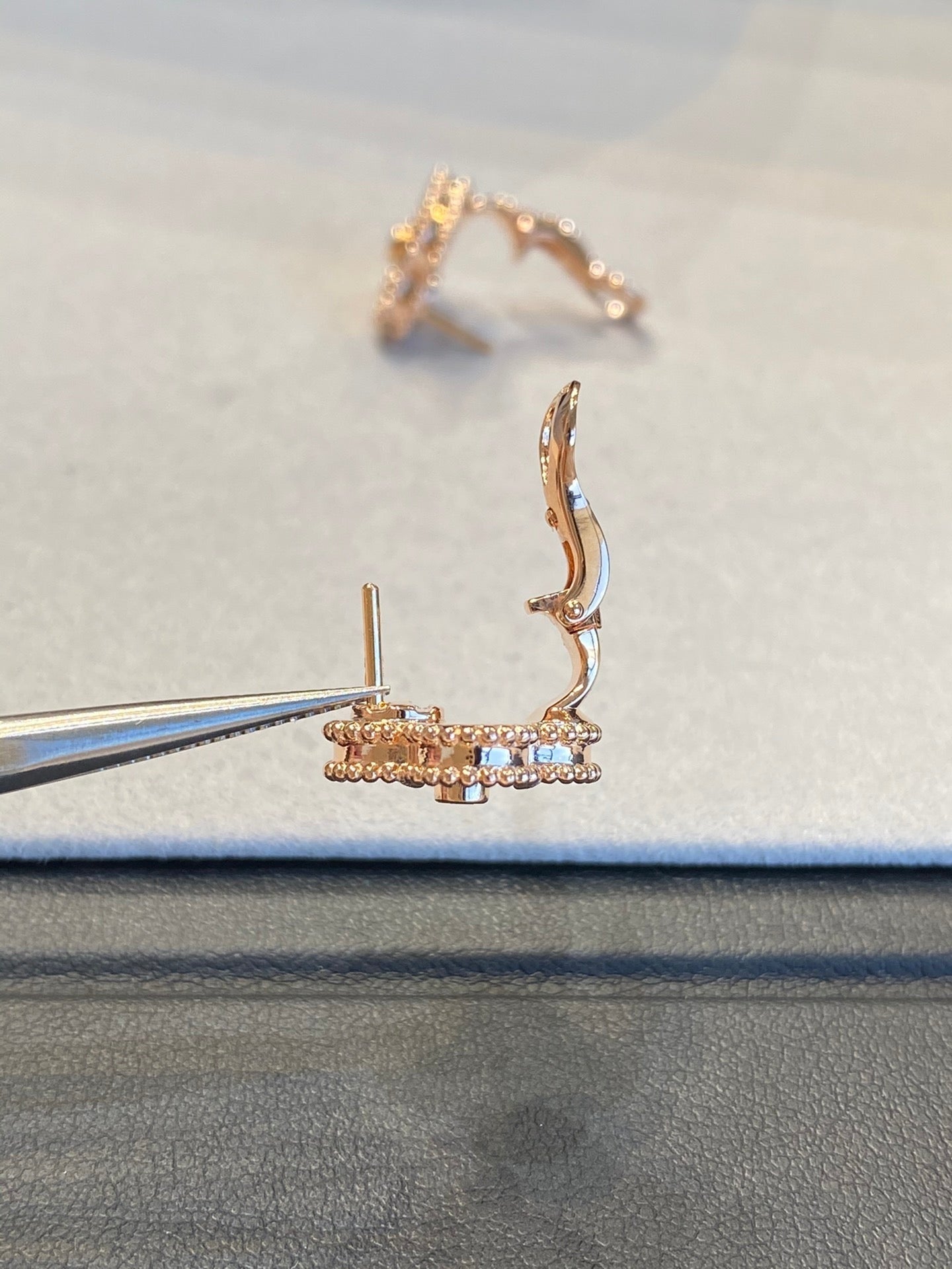 Van Cleef & Arpels CLOVER MOP PINK-GOLD DIAMOND EARRINGS