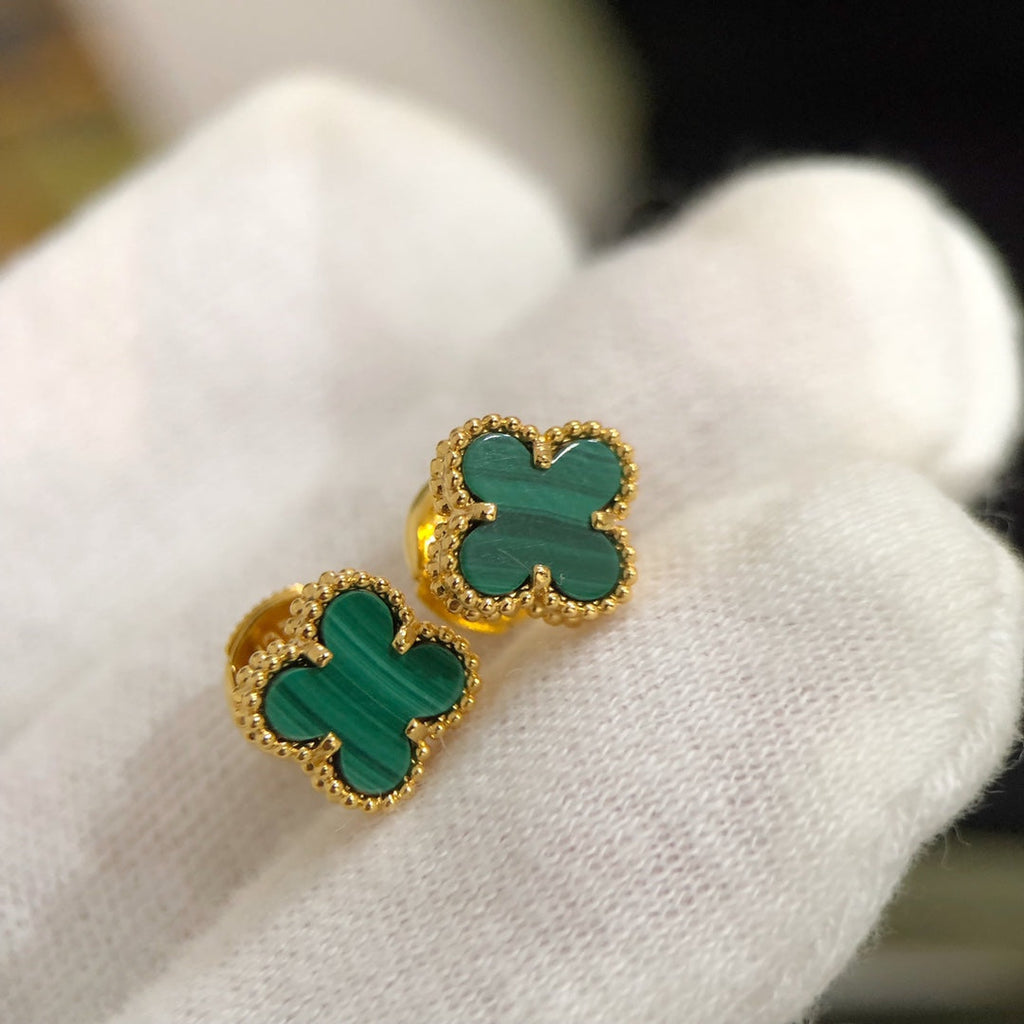 Van Cleef & Arpels CLOVER MINI MALACHITE GOLD EARRINGS