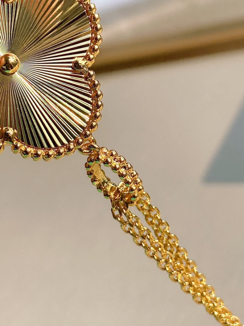 Van Cleef & Arpels VINTAGE CLOVER PEDANT NECKLACE GOLD