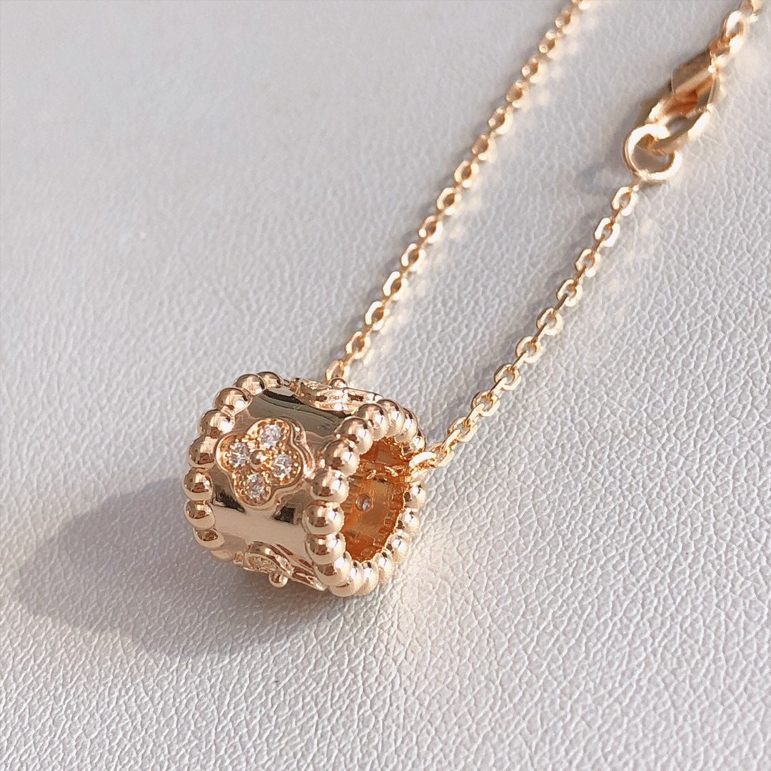 Van Cleef & Arpels CLOVER PINK-GOLD NECKLACE
