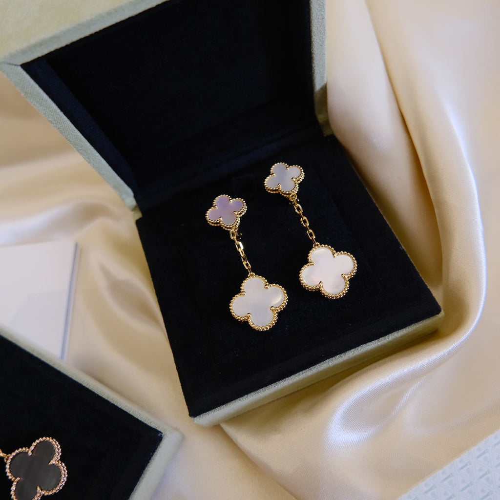 Van Cleef & Arpels CLOVER WHITE MOP EARRINGS 2 MOTIF