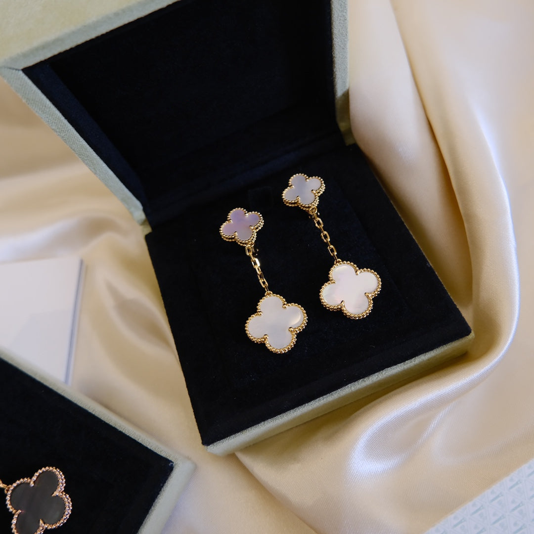 Van Cleef & Arpels CLOVER WHITE MOP EARRINGS 2 MOTIF