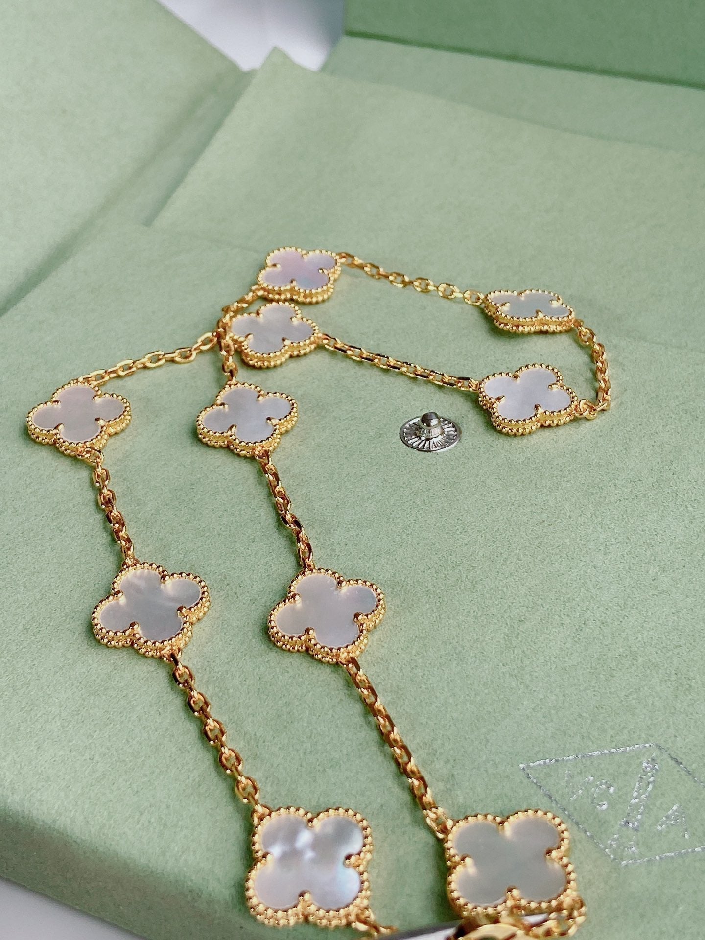 Van Cleef & Arpels VINTAGE MOP NECKLACE 10 MOTIFS GOLD