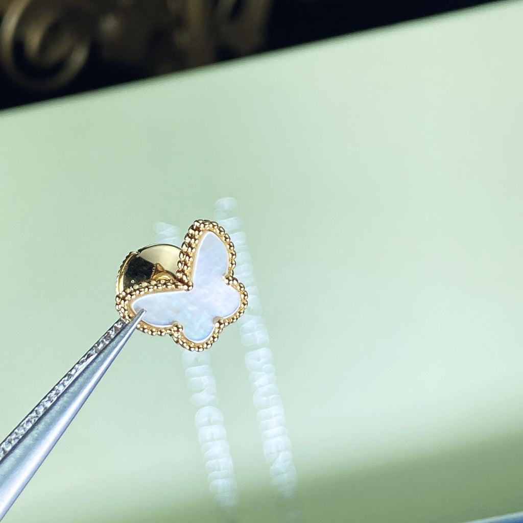 Van Cleef & Arpels SWEET BUTTERFLY EARSTUDS GOLD MOP