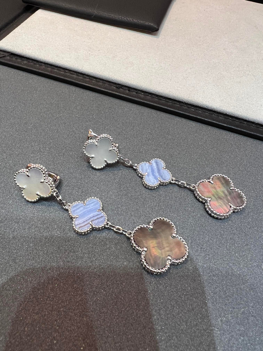 Van Cleef & Arpels CLOVER MOP 3 MOTIFS SILVER EARRINGS