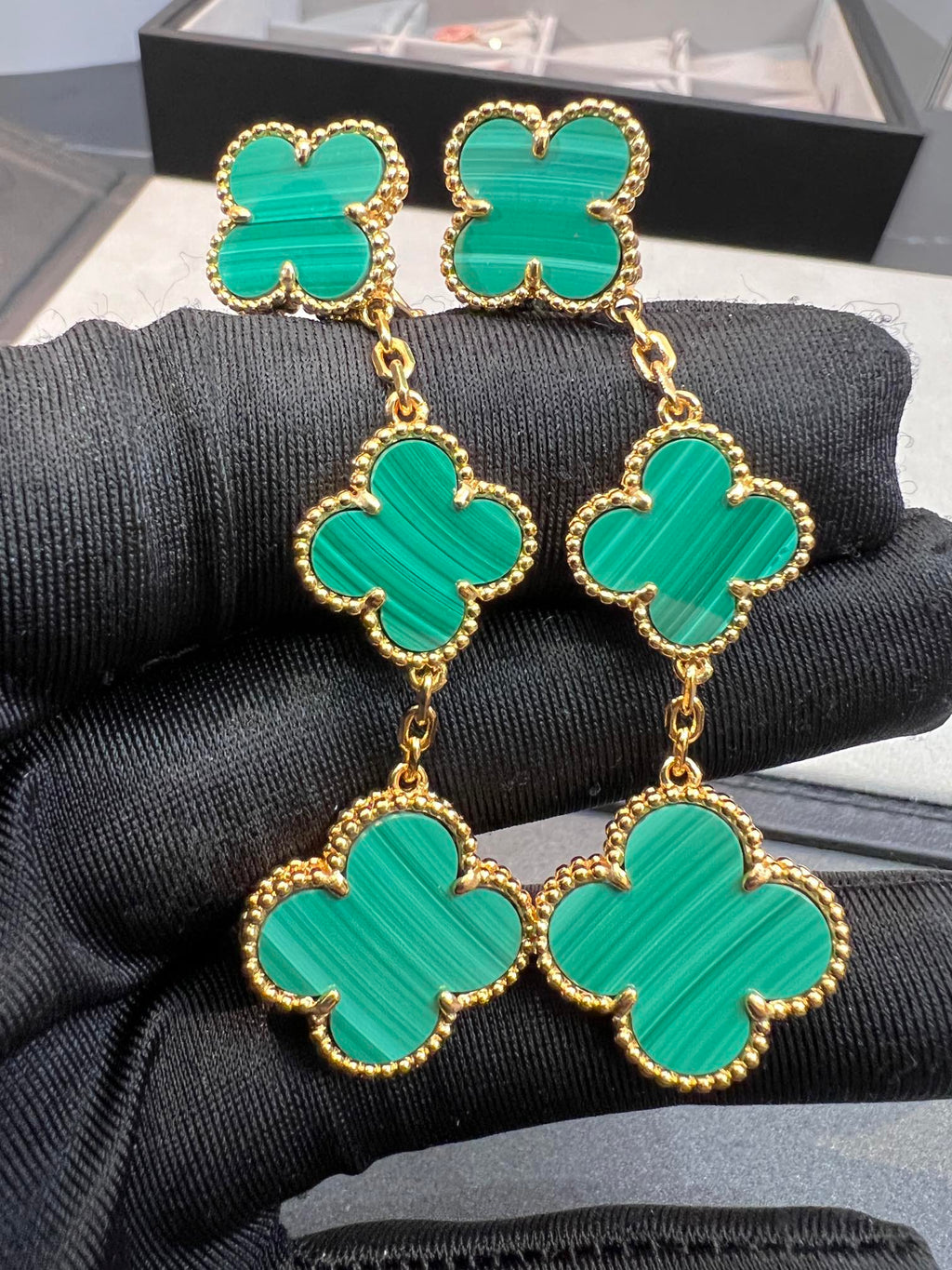 Van Cleef & Arpels CLOVER MALACHITE 3 MOTIFS GOLD