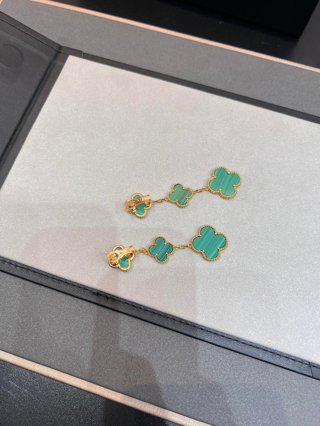 Van Cleef & Arpels CLOVER MALACHITE 3 MOTIFS GOLD