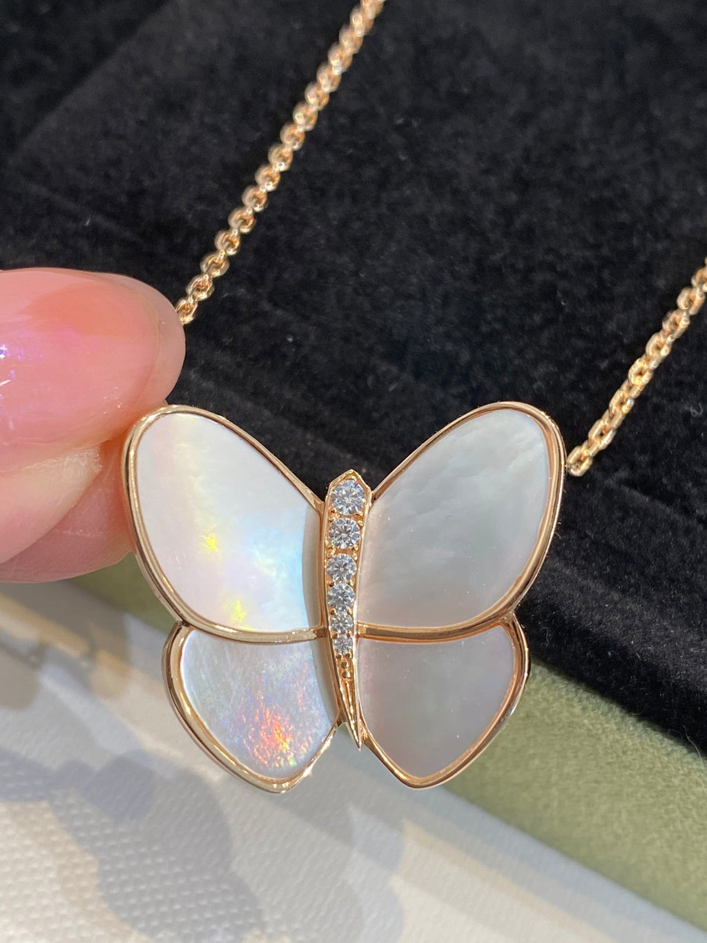 Van Cleef & Arpels BUTTERFLY GOLD MOP DIAMOND NECKLACE