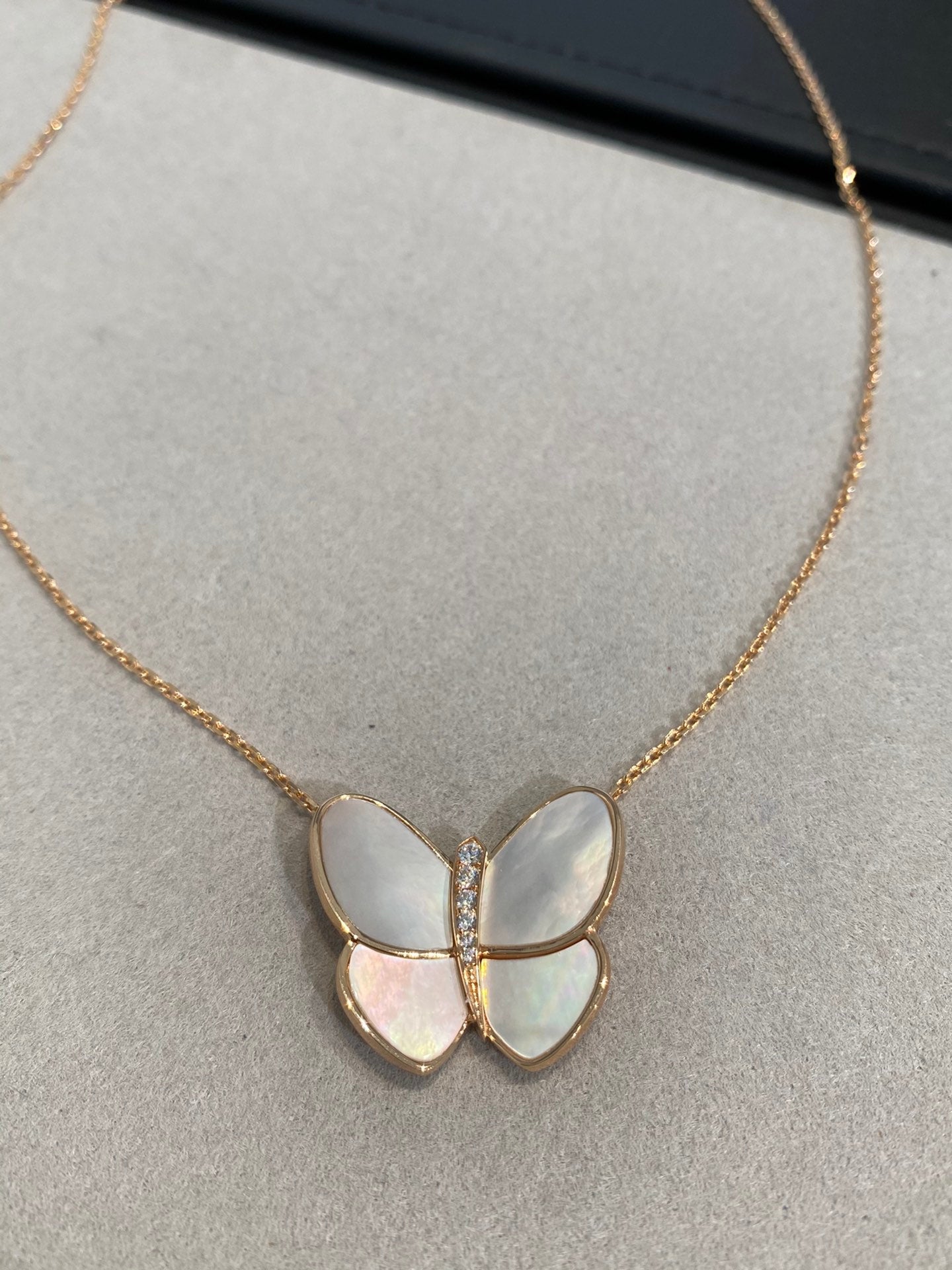 Van Cleef & Arpels BUTTERFLY GOLD MOP DIAMOND NECKLACE