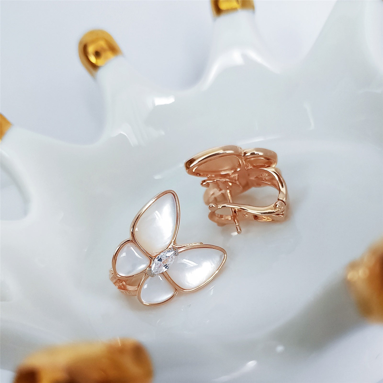 Van Cleef & Arpels BUTTERFLY MOP DIAMOND PINK GOLD EARRINGS