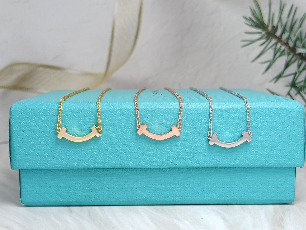 TIFFANY MINI SMILE PEDANT NECKLACE