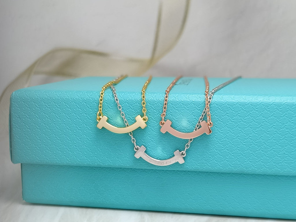 TIFFANY MINI SMILE PEDANT NECKLACE