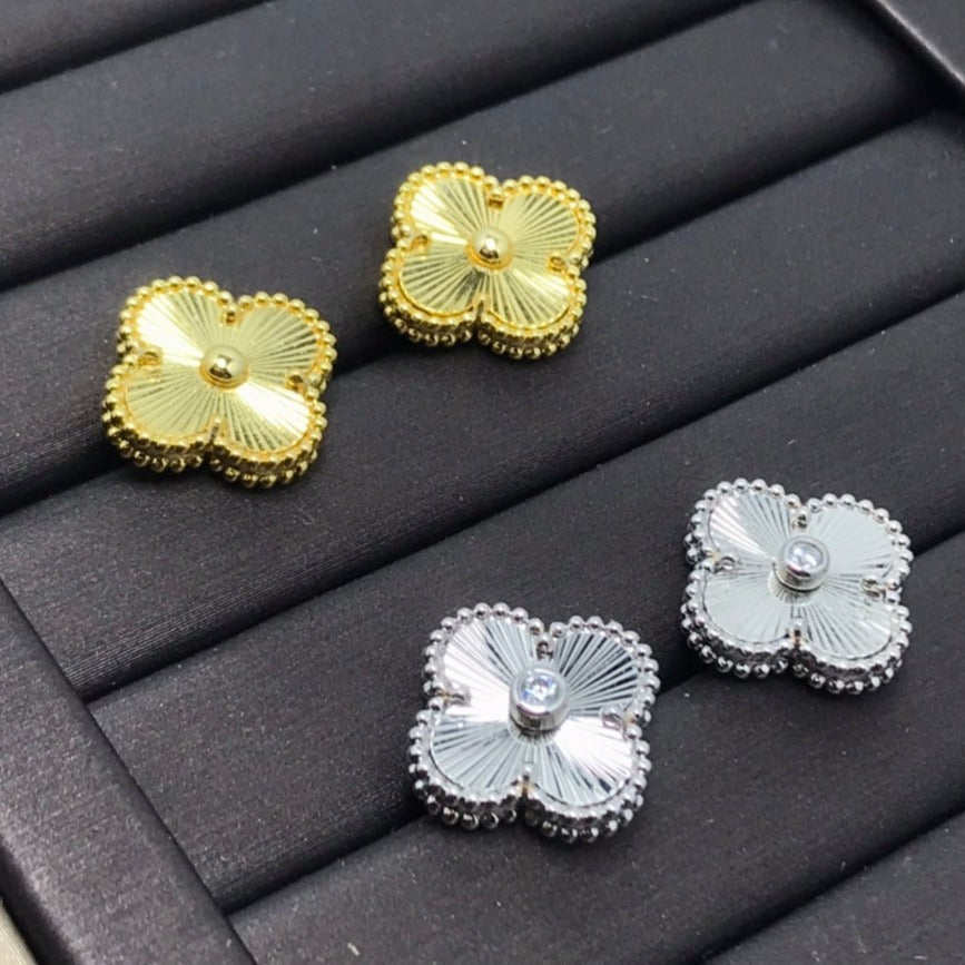 Van Cleef & Arpels CLOVER STUD DIAMOND EARRINGS
