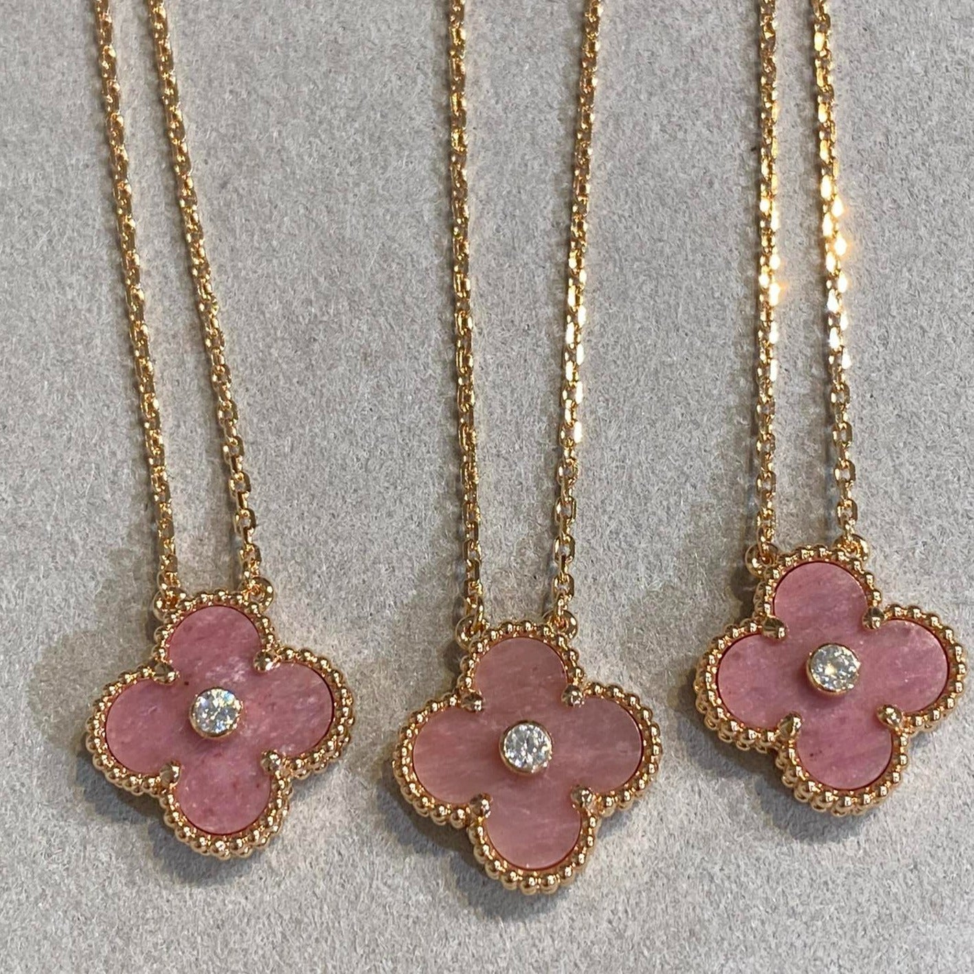 Van Cleef & Arpels CLOVER RHODONITE 1 DIAMOND PINK GOLD NECKLACE
