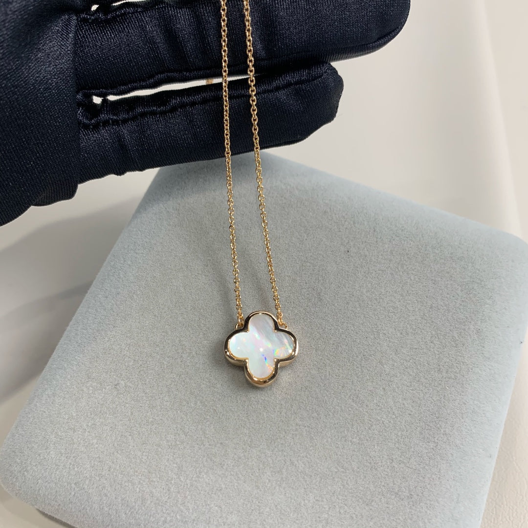 Van Cleef & Arpels PURE CLOVER PINK GOLD MOP NECKLACE
