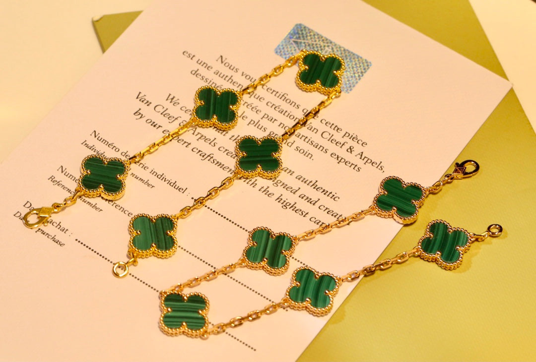Van Cleef & Arpels CLOVER MALACHITE BRACELET 5 MOTIFS