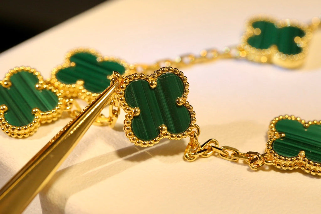 Van Cleef & Arpels CLOVER MALACHITE BRACELET 5 MOTIFS