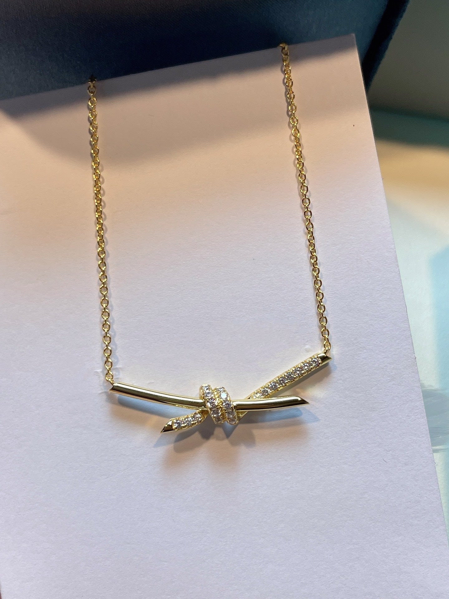 TIFFANY KNOT NECKLACE GOLD DIAMONDS