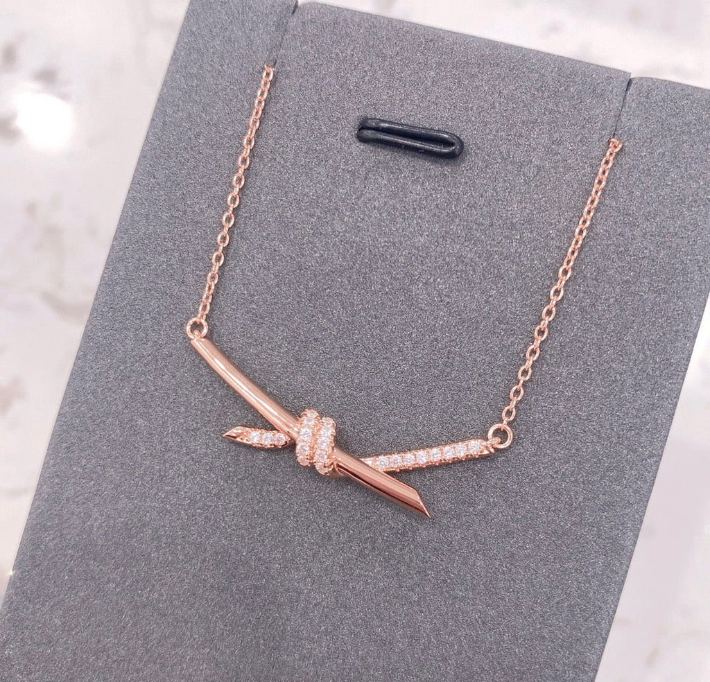 TIFFANY KNOT NECKLACE DIAMONDS