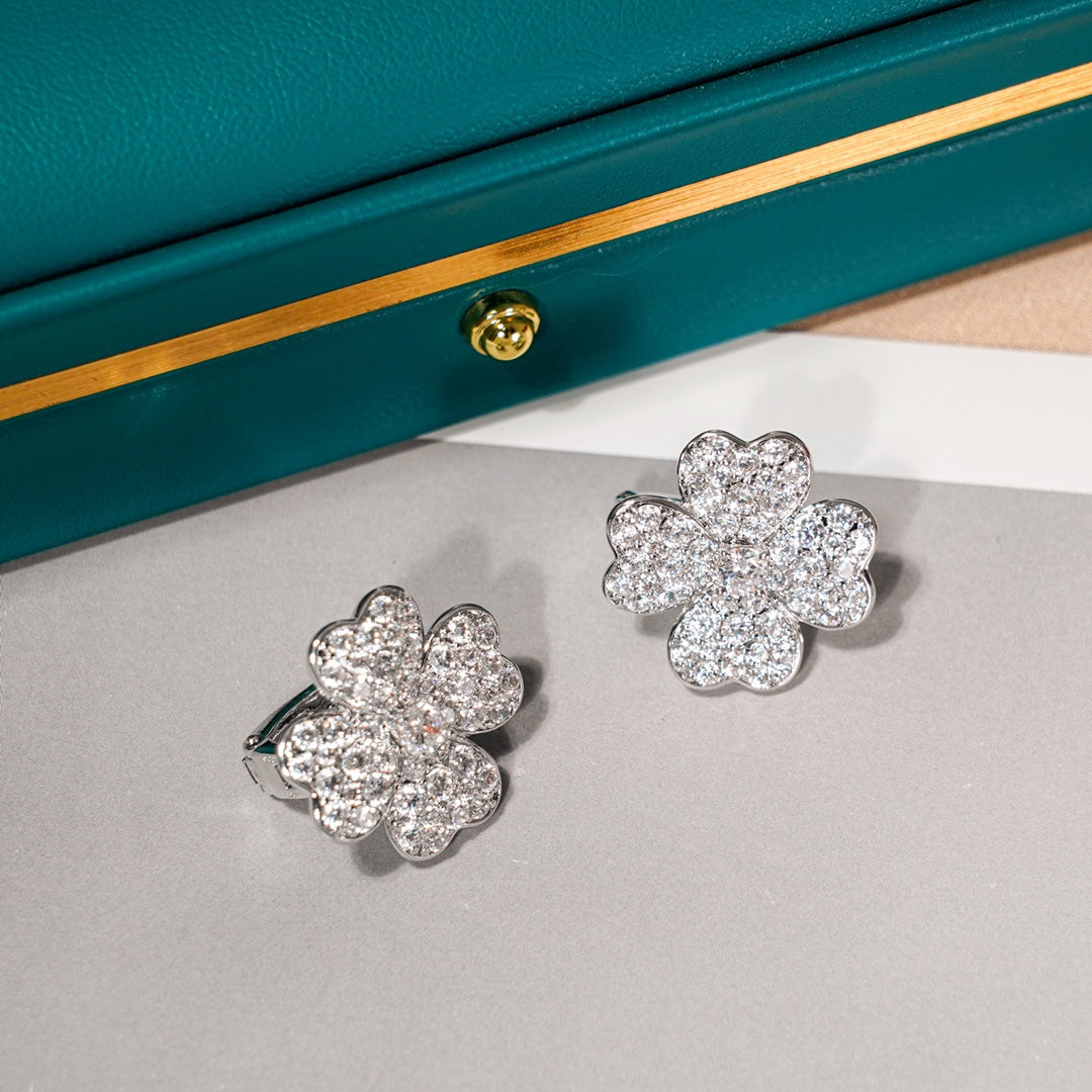Van Cleef & Arpels CLOVER EARRINGS SILVER DIAMOND