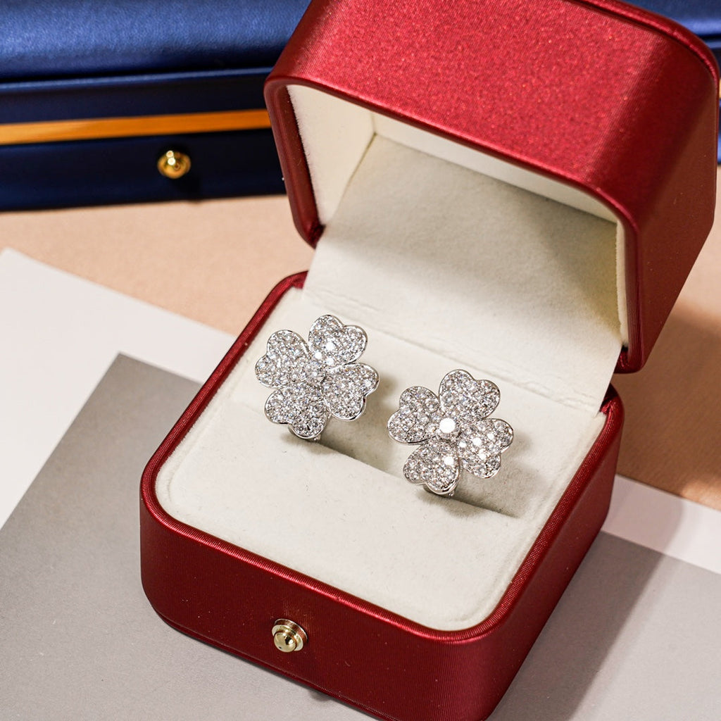 Van Cleef & Arpels CLOVER EARRINGS SILVER DIAMOND