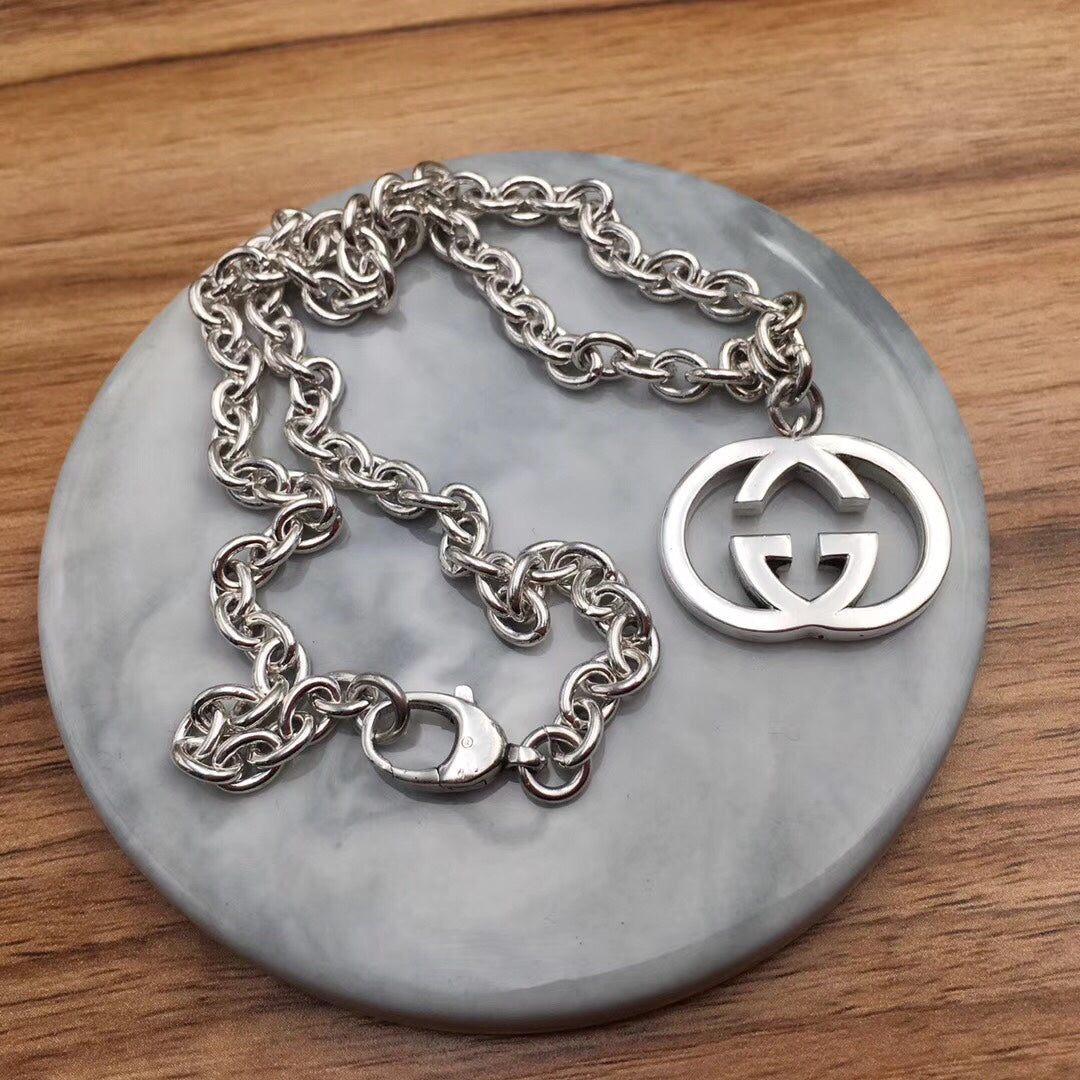 GUCCI PEDANT SILVER NECKLACE