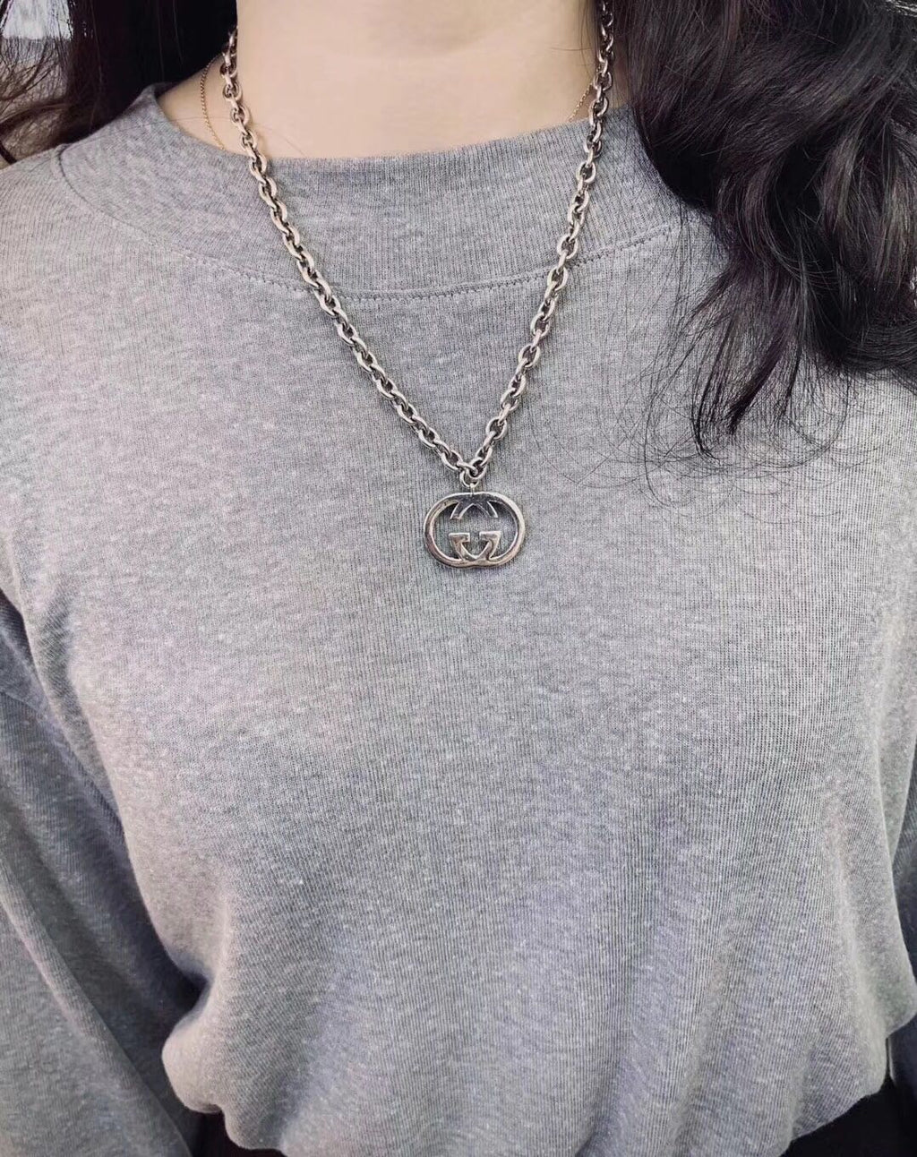 GUCCI PEDANT SILVER NECKLACE