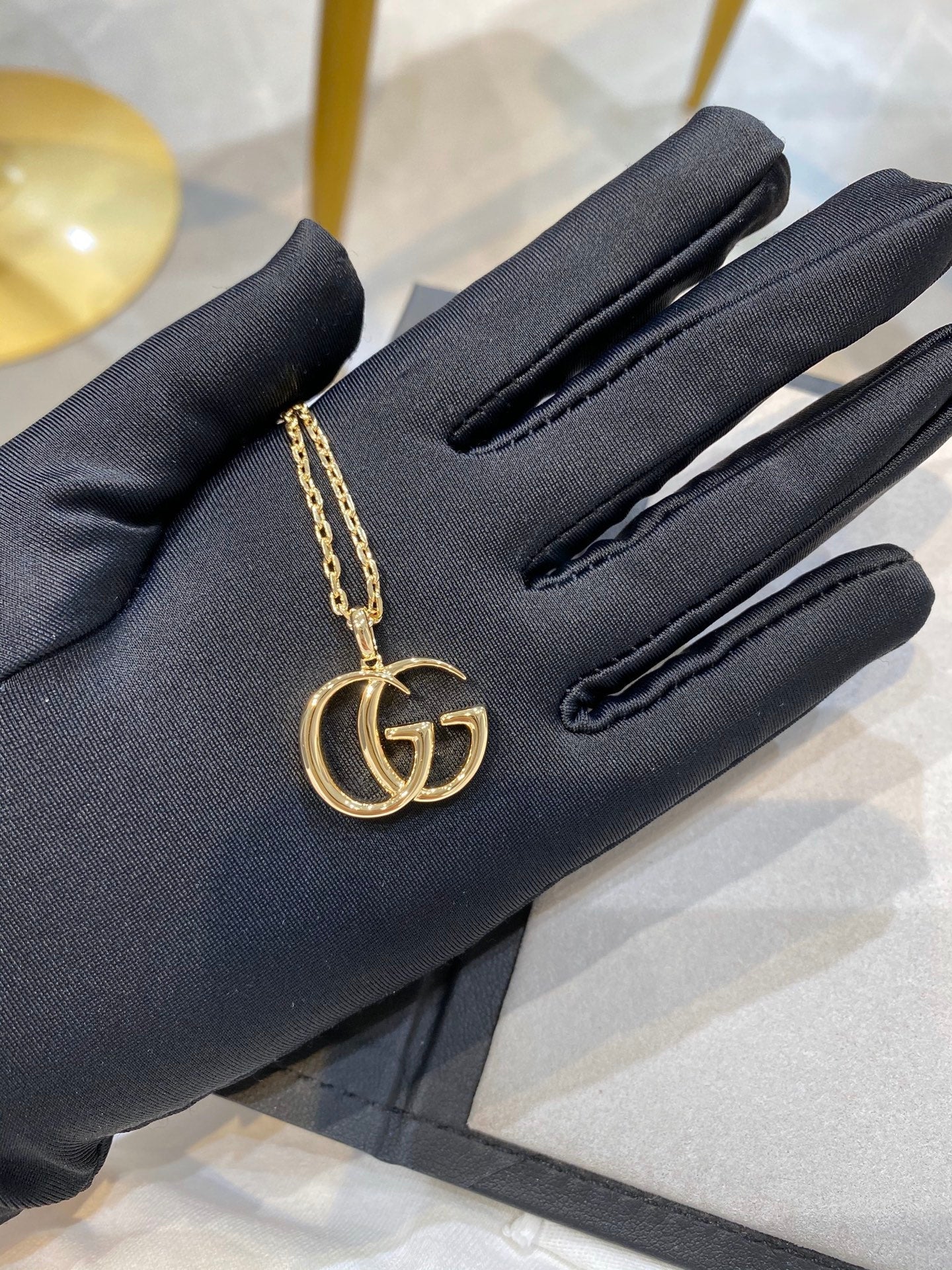 GUCCI PEDANT GOLD NECKLACE