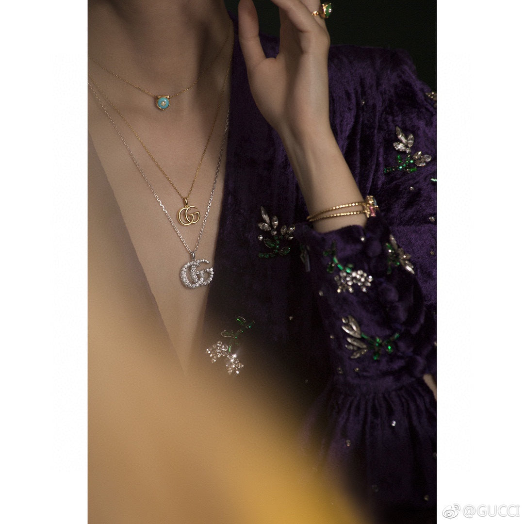 GUCCI PEDANT GOLD NECKLACE