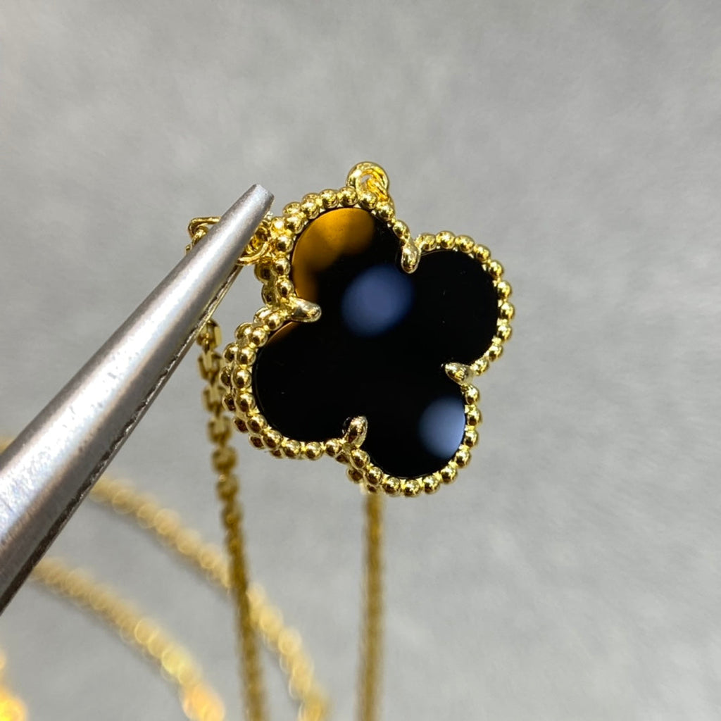 Van Cleef & Arpels CLOVER PEDANT ONYX NECKLACE