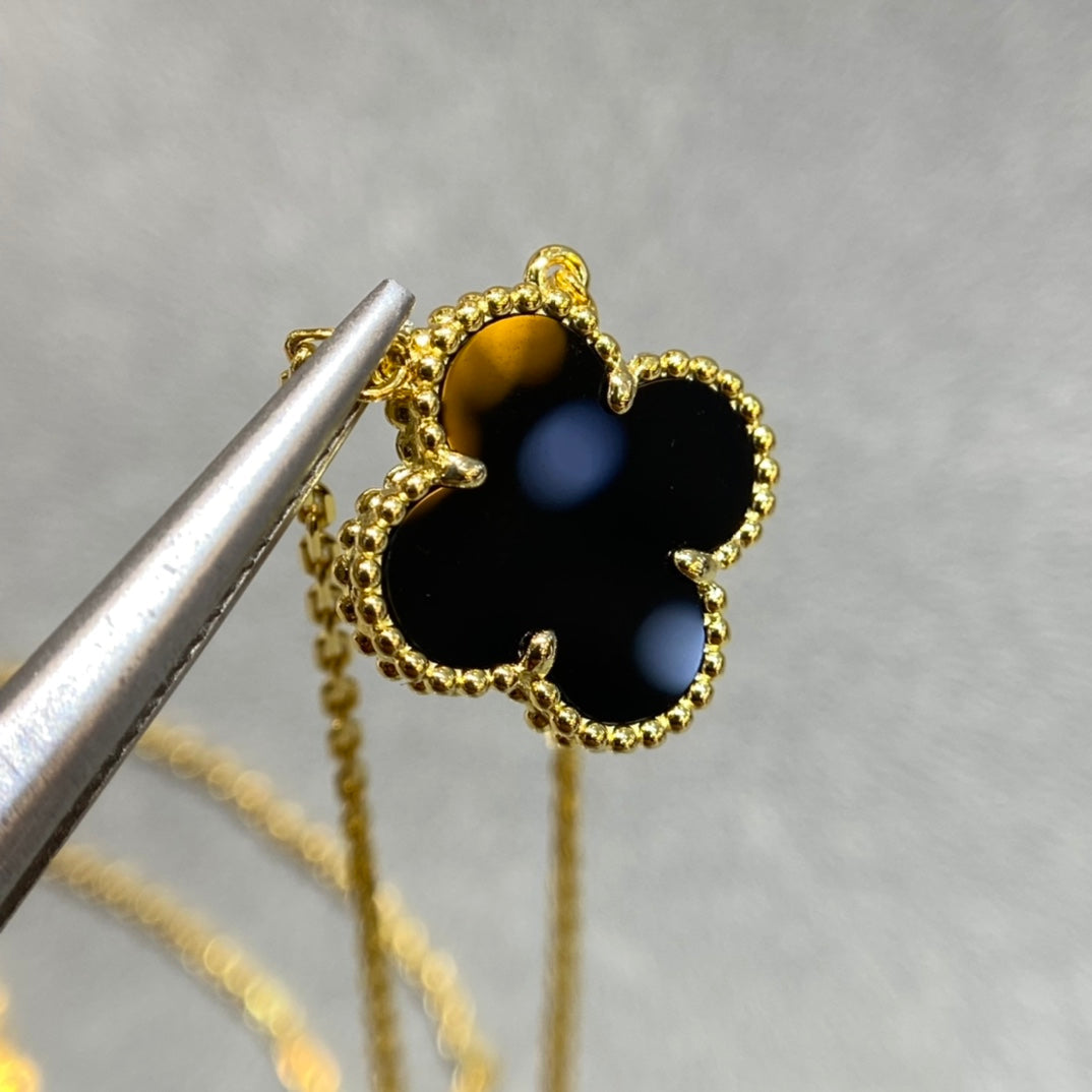 Van Cleef & Arpels CLOVER PEDANT ONYX NECKLACE