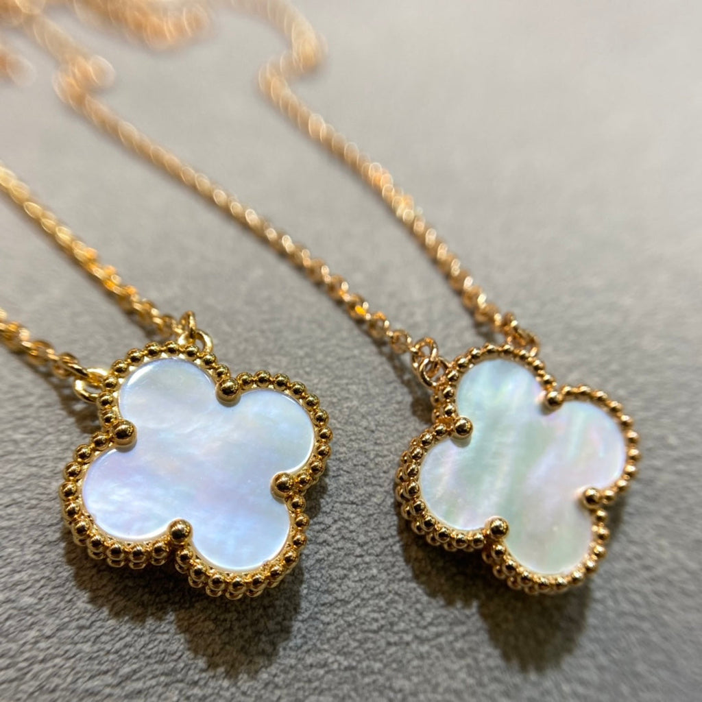 Van Cleef & Arpels CLOVER PEDANT WHITE MOP NECKLACE