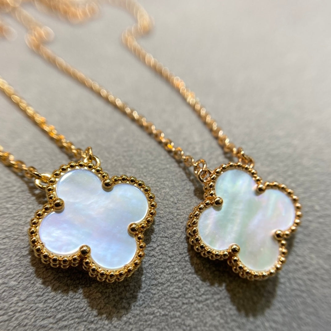 Van Cleef & Arpels CLOVER PEDANT WHITE MOP NECKLACE