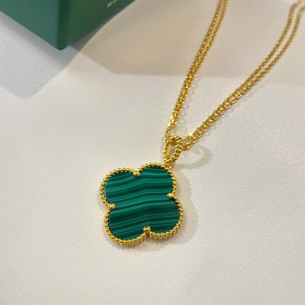 Van Cleef & Arpels CLOVER MALACHITE GOLD NECKLACE