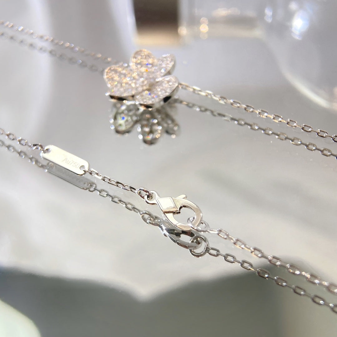 Van Cleef & Arpels FLOWER DIAMOND NECKLACE