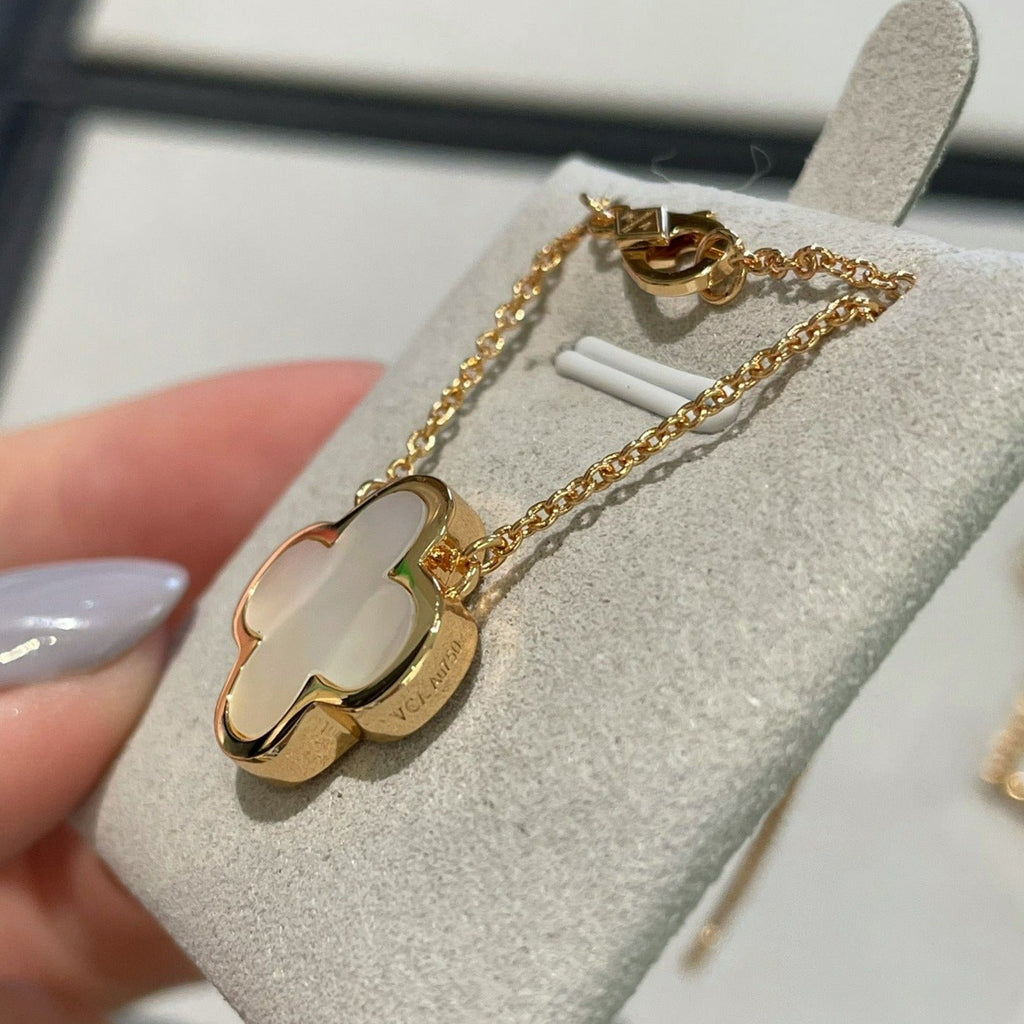 Van Cleef & Arpels PURE CLOVER PENDANT NECKLACE
