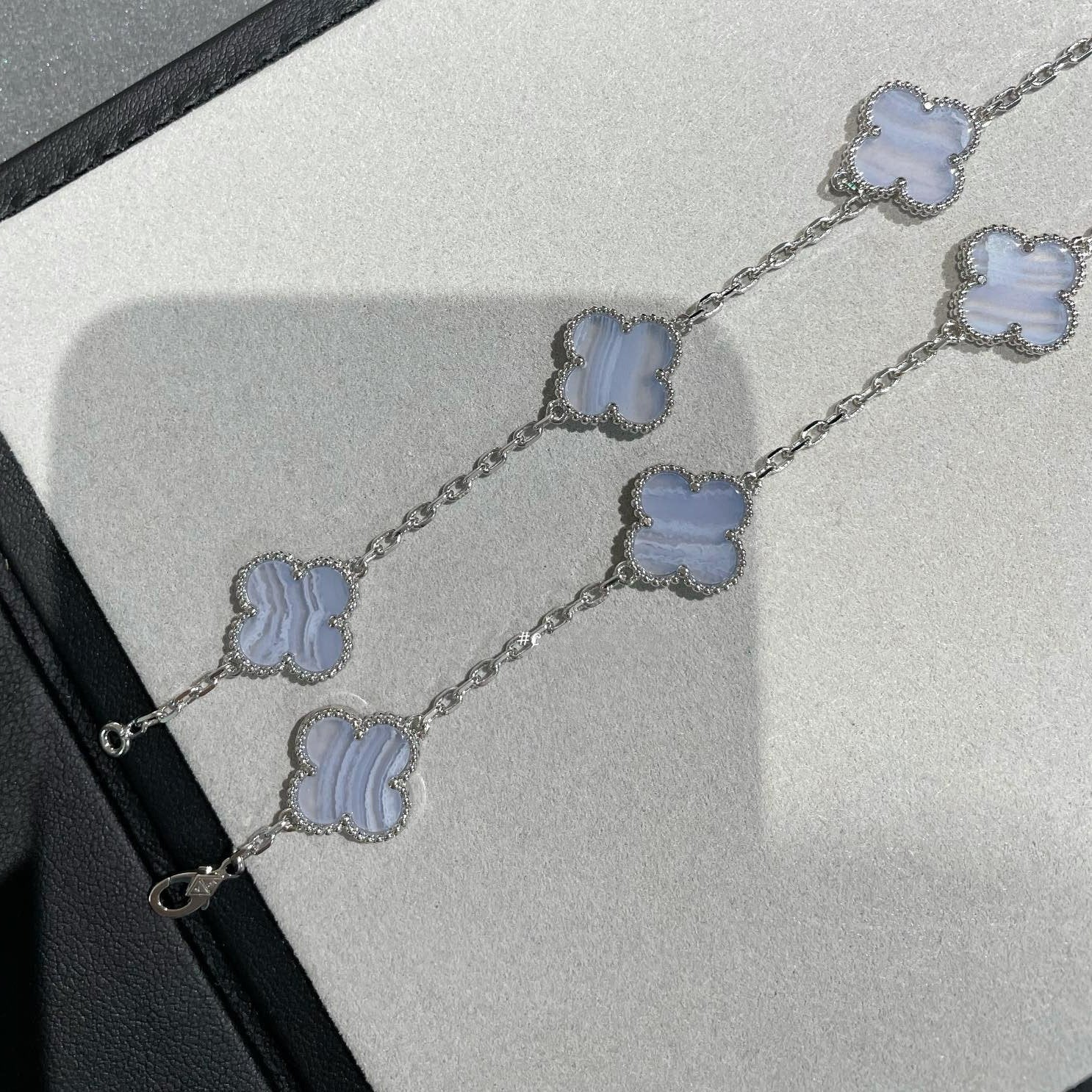 Van Cleef & Arpels VINTAGE CHALCEDONY NECKLACE 10 MOTIFS GOLD