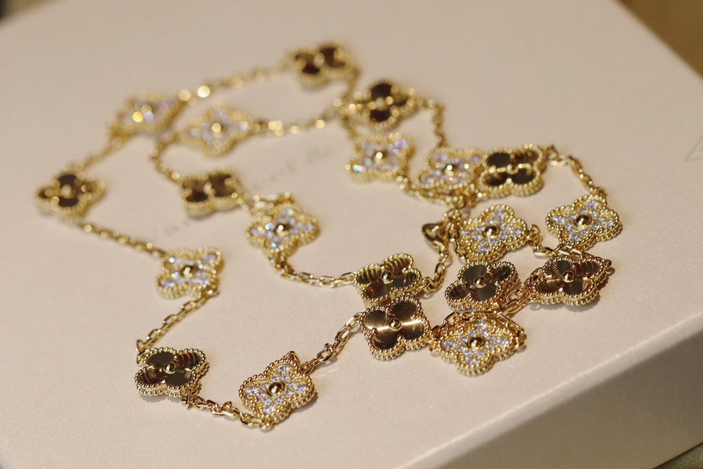 Van Cleef & Arpels CLOVER 20 MOTIFS DIAMOND GOLD