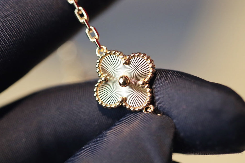 Van Cleef & Arpels CLOVER 20 MOTIFS DIAMOND GOLD
