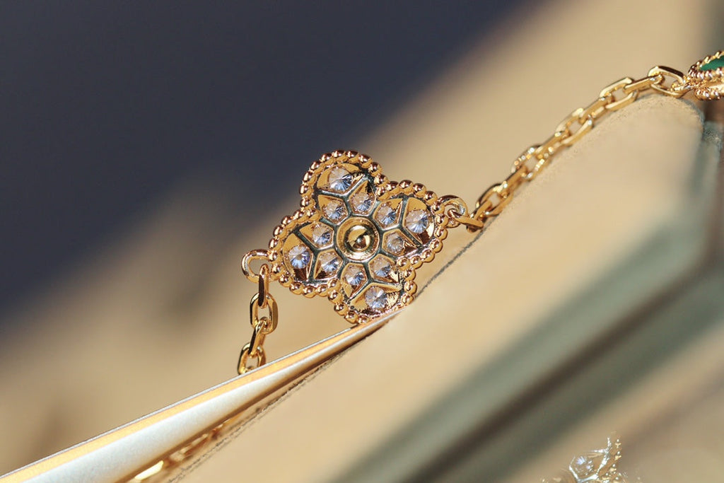 Van Cleef & Arpels CLOVER 20 MOTIFS DIAMOND GOLD
