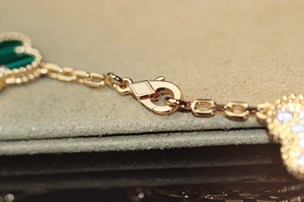 Van Cleef & Arpels CLOVER 20 MOTIFS DIAMOND GOLD