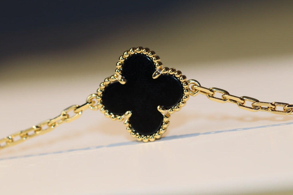 Van Cleef & Arpels CLOVER 20 MOTIFS ONYX GOLD
