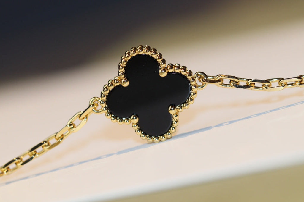 Van Cleef & Arpels CLOVER 20 MOTIFS ONYX GOLD