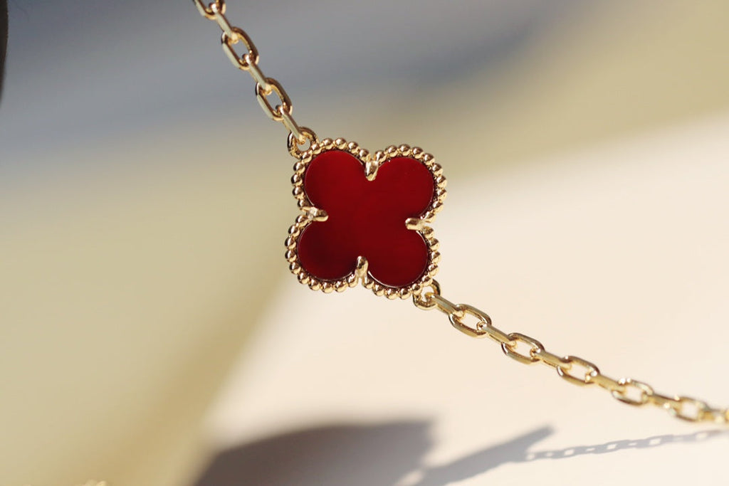Van Cleef & Arpels CLOVER 20 MOTIFS CARNELIAN GOLD