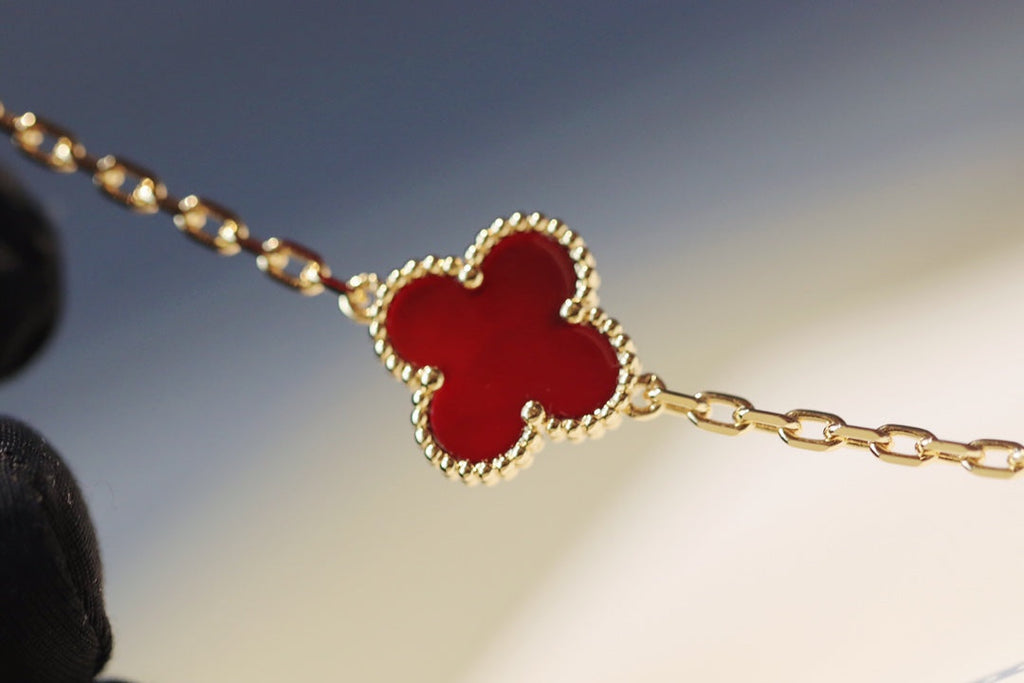 Van Cleef & Arpels CLOVER 20 MOTIFS CARNELIAN GOLD